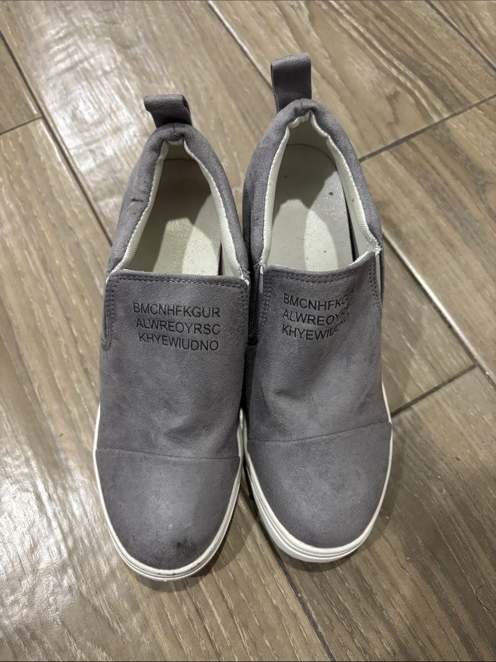 Slip-On Casual Sneakers in Gray